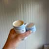 Parfumvrije deodorant zonder baking soda en aluminium, speciaal ontwikkeld voor een milde dagelijkse verzorging van de oksels.