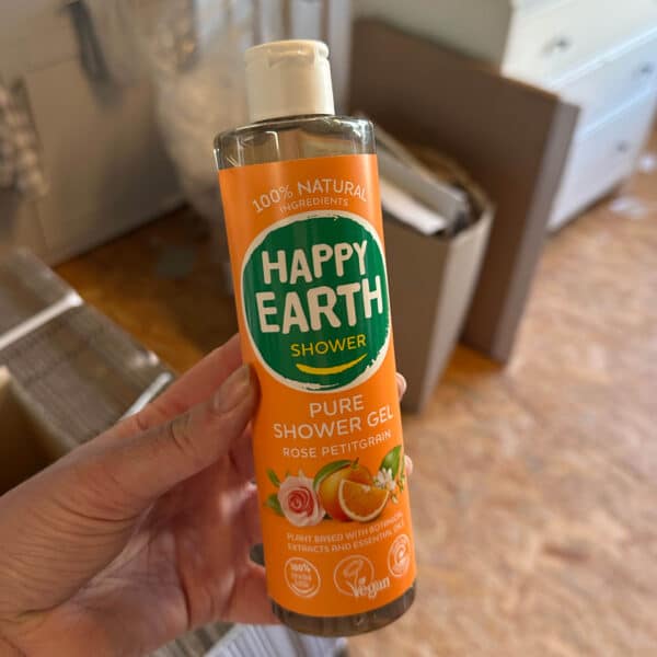 Natuurlijke douchegel van Happy Earth met roos en petitgrain