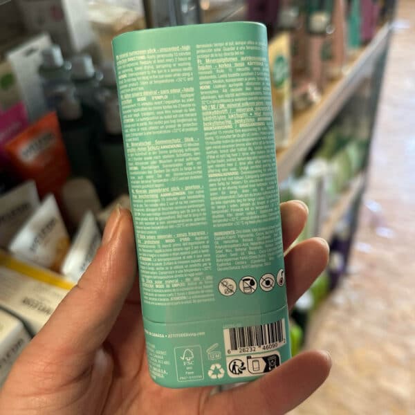 Natuurlijke zonnebrandstick van Attitude met tropische geur