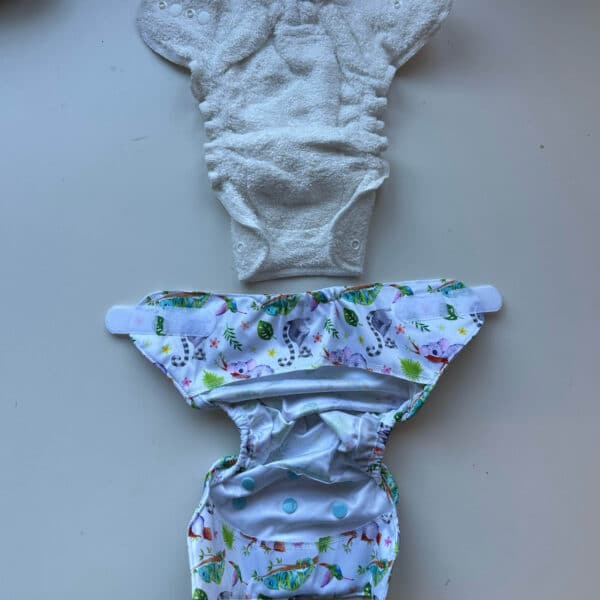 Blümchen luierpakket voor newborns met herbruikbare luiers van absorberende bamboe badstof.