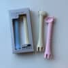 Tweedelige siliconen bestekset van Les Enfants met schattige giraffendetails.