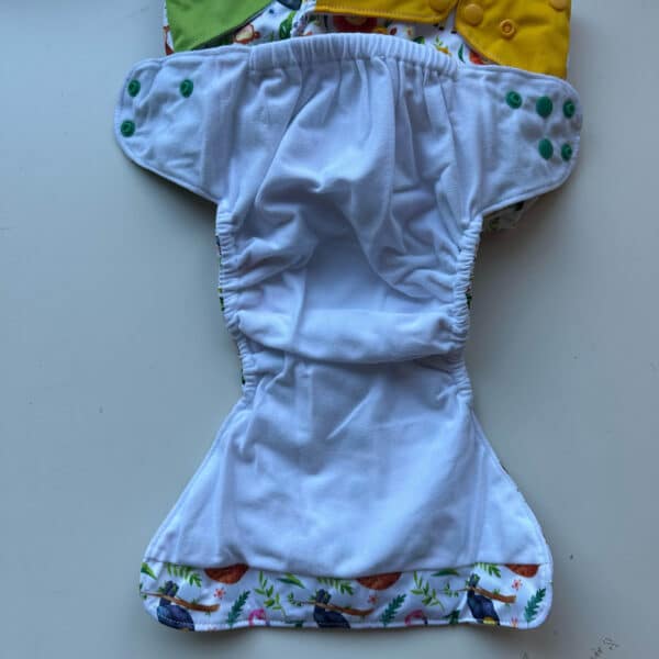 Blümchen pocketluier met drukknopensluiting, geschikt voor gebruik met losse inleggers.
