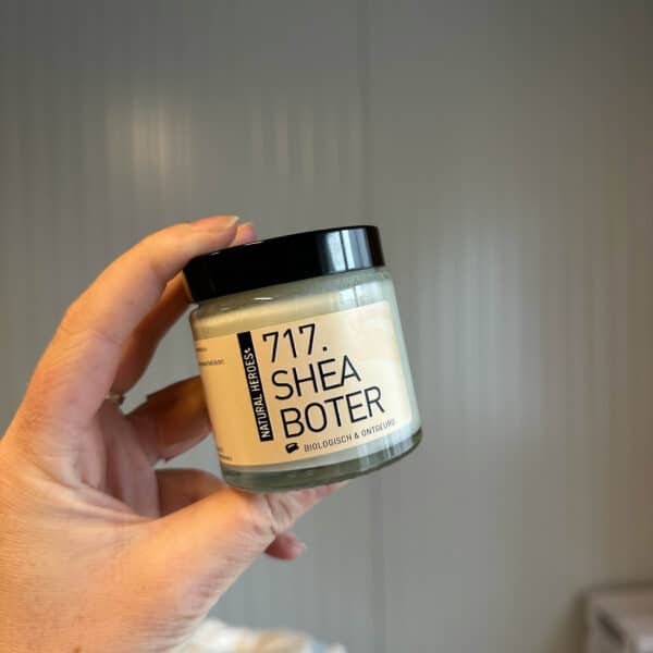 Biologische ontgeurde shea boter van Natural Heroes in glazen pot