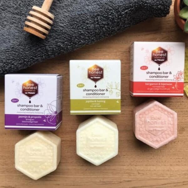 "Bee Honest Shampoo en Conditioner Bar met jasmijn en propolis: verzorgende, natuurlijke bar voor gezond en glanzend haar.