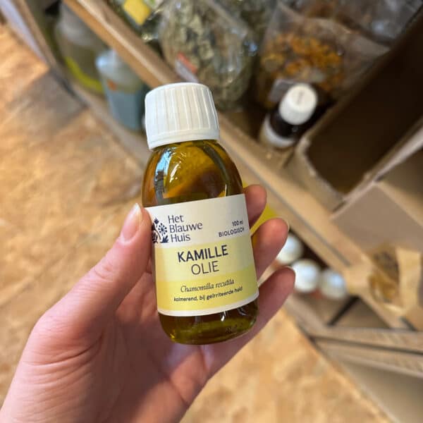 Biologische kamille olie 100 ml van Het Blauwe Huis – verzachtende en natuurlijke huidolie – duurzaam geproduceerd – Pure Start