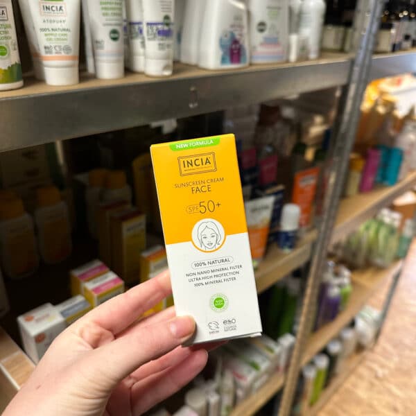 Natuurlijke zonnebrandcrème voor het gezicht SPF 50 50 ml van Incia – minerale zonnebescherming voor de gevoelige huid.