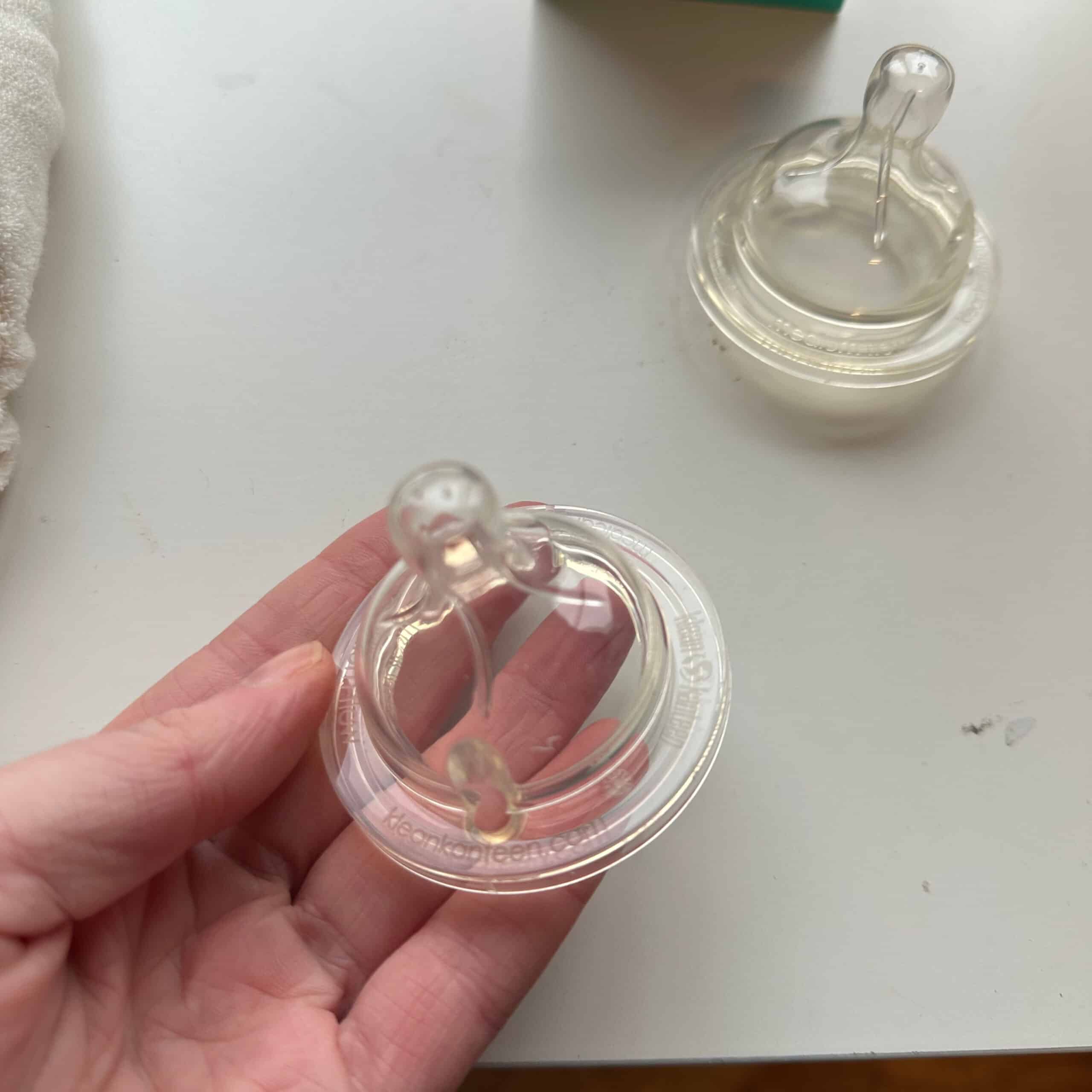 Siliconen spenen Medium Flow van Klean Kanteen – veilige duurzame flesspenen voor baby’s en peuters.