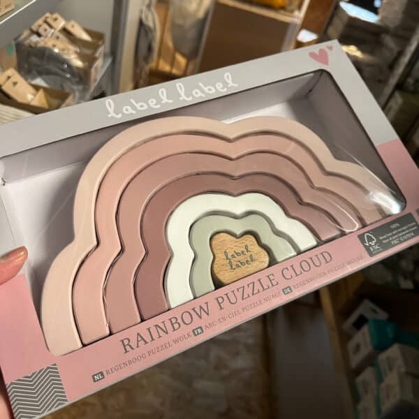 Label Label houten regenboogpuzzel roze wolk – duurzaam educatief speelgoed voor baby’s en peuters.