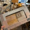Mijlpaal blokken hout Nougat van Label Label – houten milestone blokken voor babyfoto’s en herinneringen.