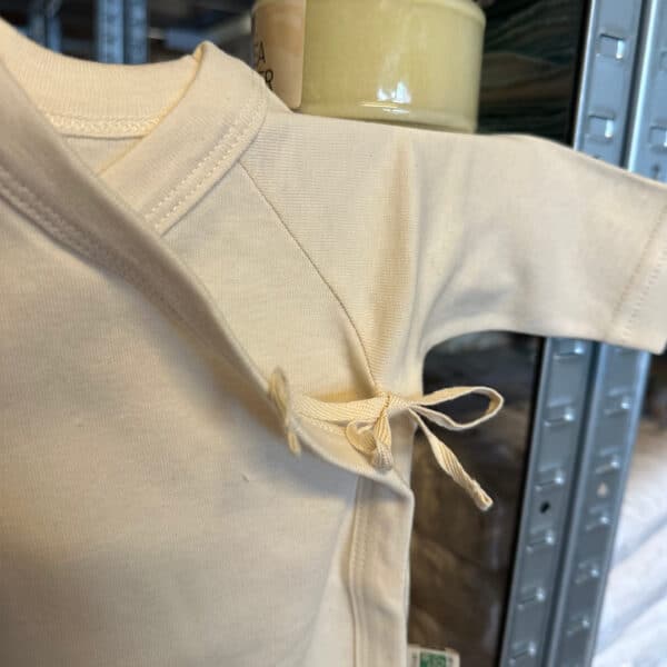 Lotties overslagromper lange mouw van biologisch katoen – zachte baby romper