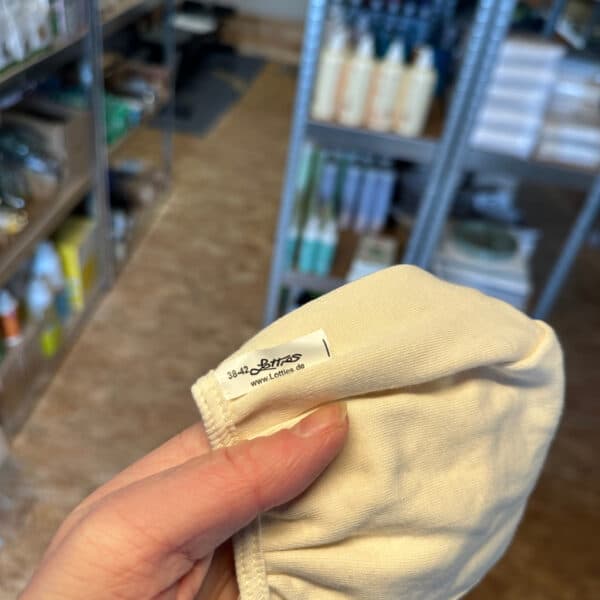 Lotties strikmutsje van biologisch katoen – zacht baby mutsje