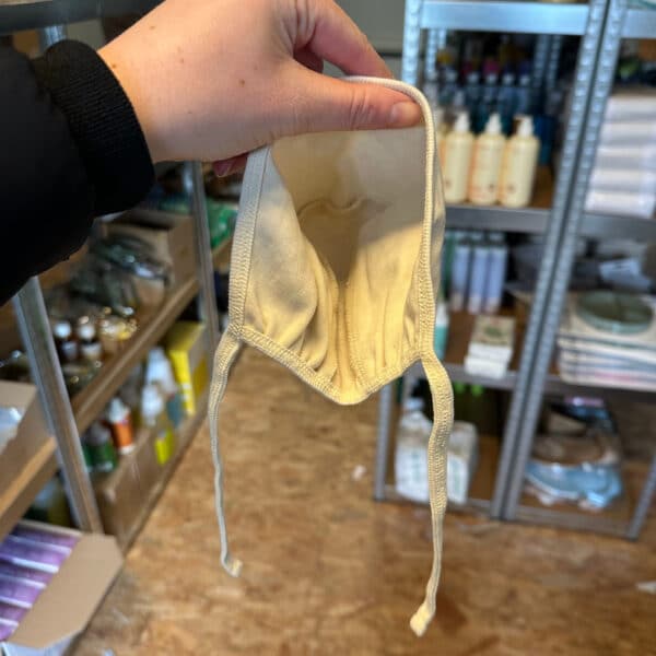 Lotties strikmutsje van biologisch katoen – zacht baby mutsje