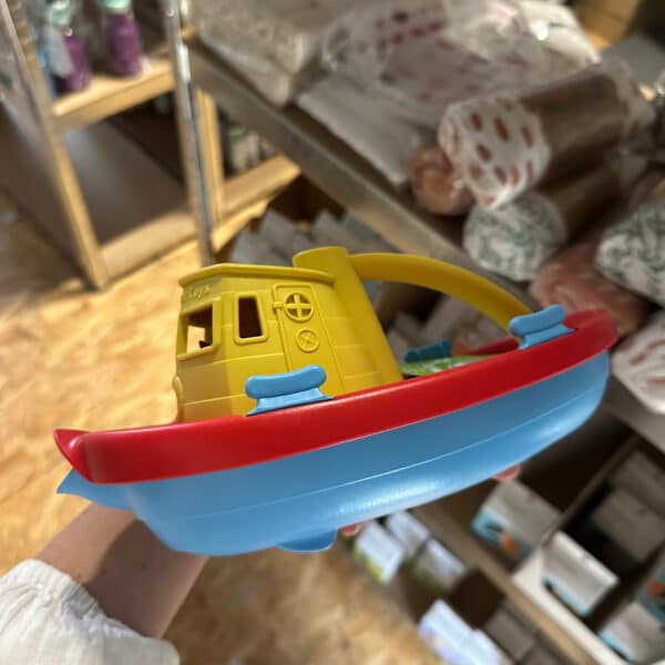 Green Toys sleepboot van gerecycled plastic – duurzaam en veilig speelgoed voor kinderen kopen bij Pure Start