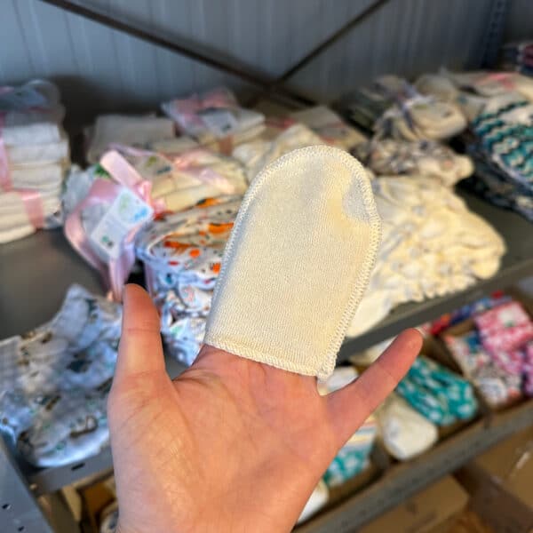 Mini washandje om hand, gemaakt van biologisch katoen.