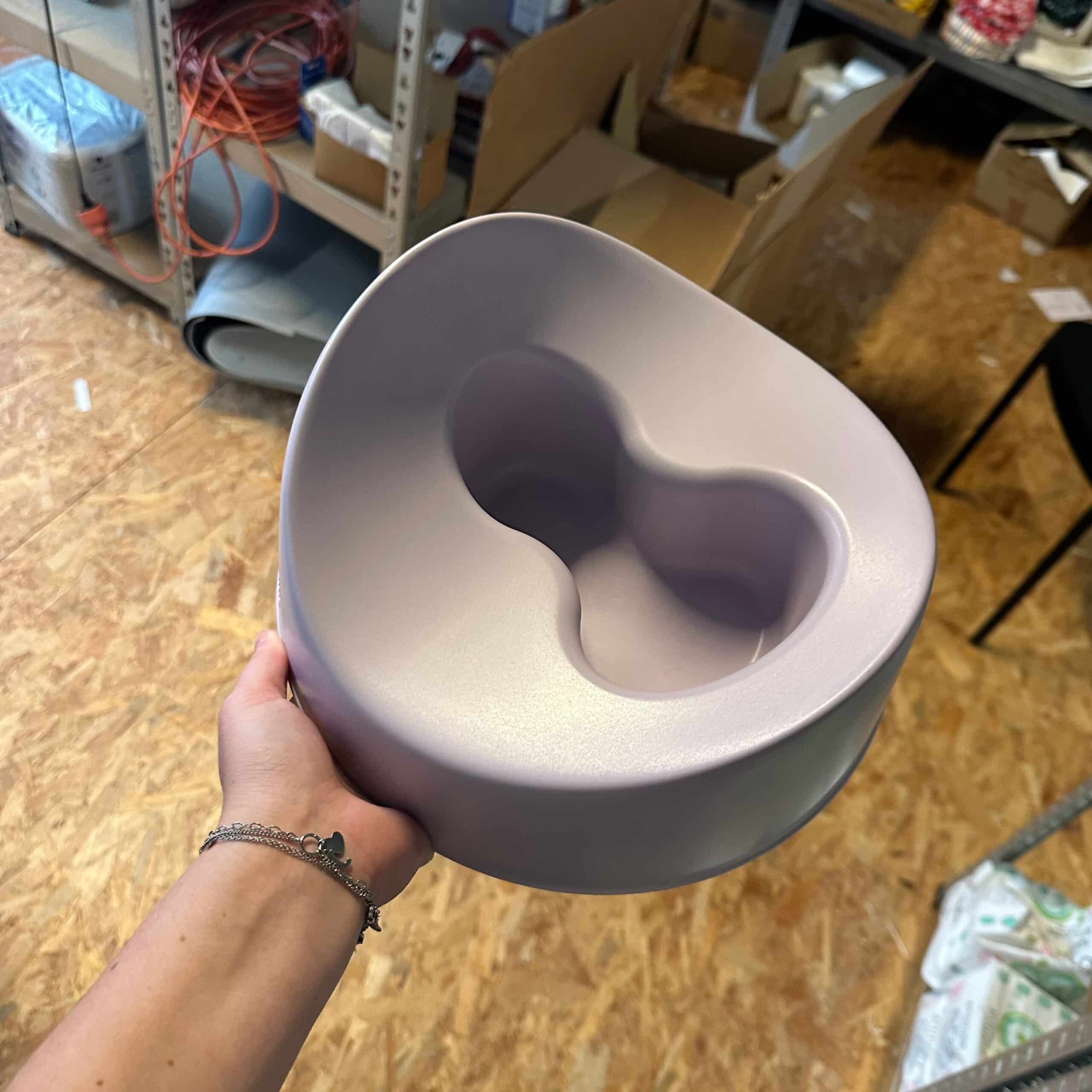 Anatomisch plaspotje paars Ecopitchoun ergonomisch duurzaam potje voor zindelijkheidstraining comfortabel en milieuvriendelijk verkrijgbaar bij Pure Start