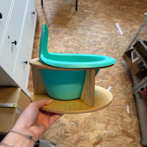 Easypisi Combi Bommi houder en plaspotje – duurzaam en praktisch potje voor zindelijkheidstraining kopen bij Pure Start