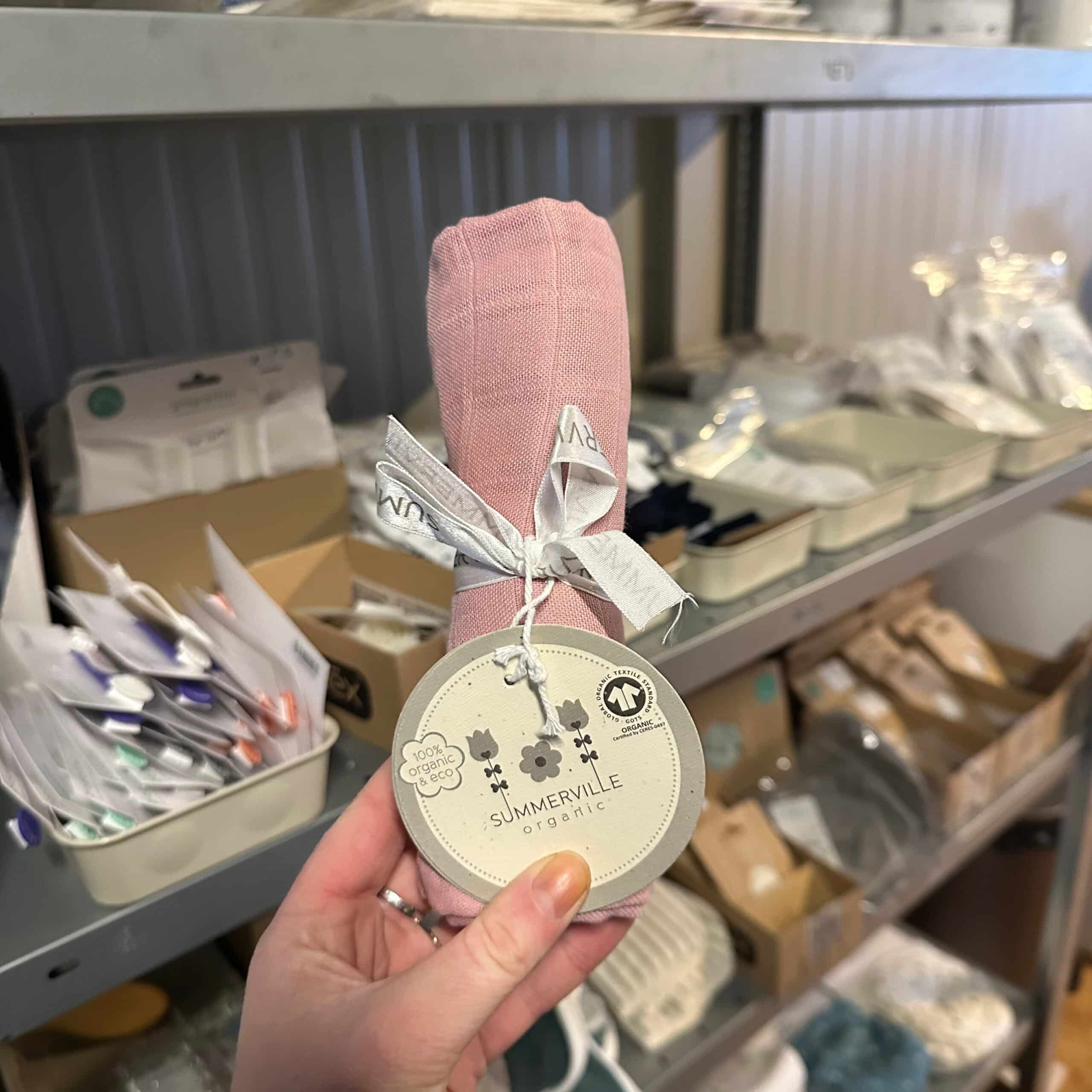 Hydrofiele doek van biologisch katoen in mauve van Summerville Organic – zachte en ademende doek voor babyverzorging