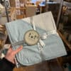 Baby badcape van biologisch katoen in ice blue met stippen van Summerville Organic – zachte en absorberende badcape voor baby’s