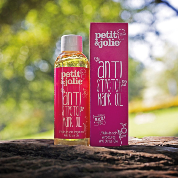 Flesje Petit&Jolie Anti-Striae Olie – natuurlijke verzorgingsolie voor de huid tijdens de zwangerschap. Hydrateert, verzacht en helpt striae te verminderen.