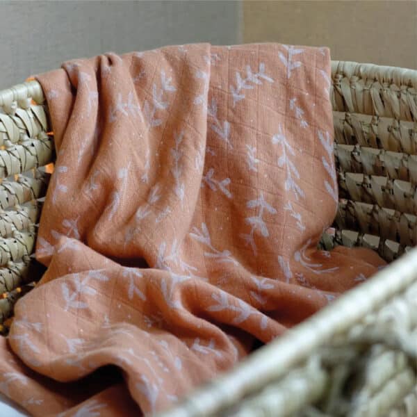 Muslinz XXL hydrofiele doek van bamboe en biologisch katoen in Laurel Leaf print