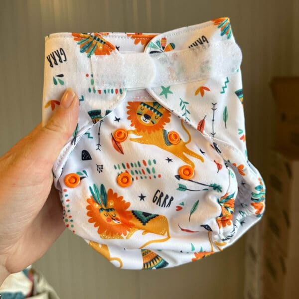 Wasbaar overbroekje van Blümchen met Wildlife dessin voor newborn baby’s