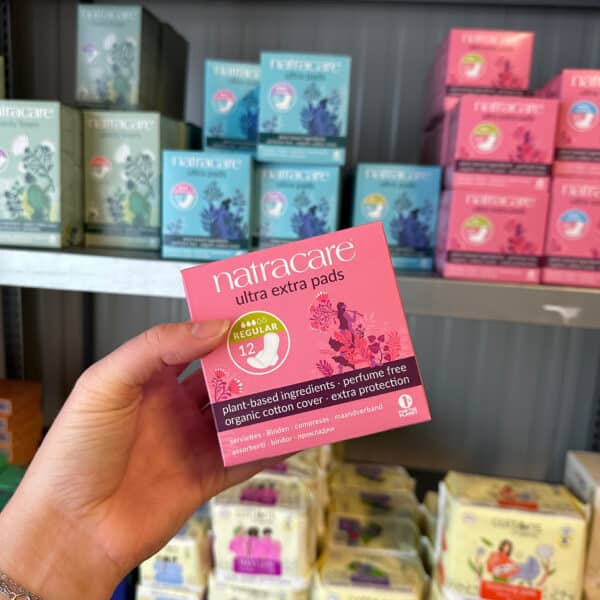 Natracare maandverband ultra extra pads regular van biologisch katoen, plasticvrij en ademend bij Pure Start