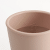 Drinkbeker van Haakaa met schaalverdeling aan binnenzijde.