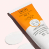 Tube detail zonnebrandcreme incia gezicht.