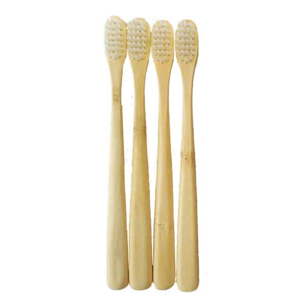 Set van 4 bamboe kindertandenborstel in naturel kleur.
