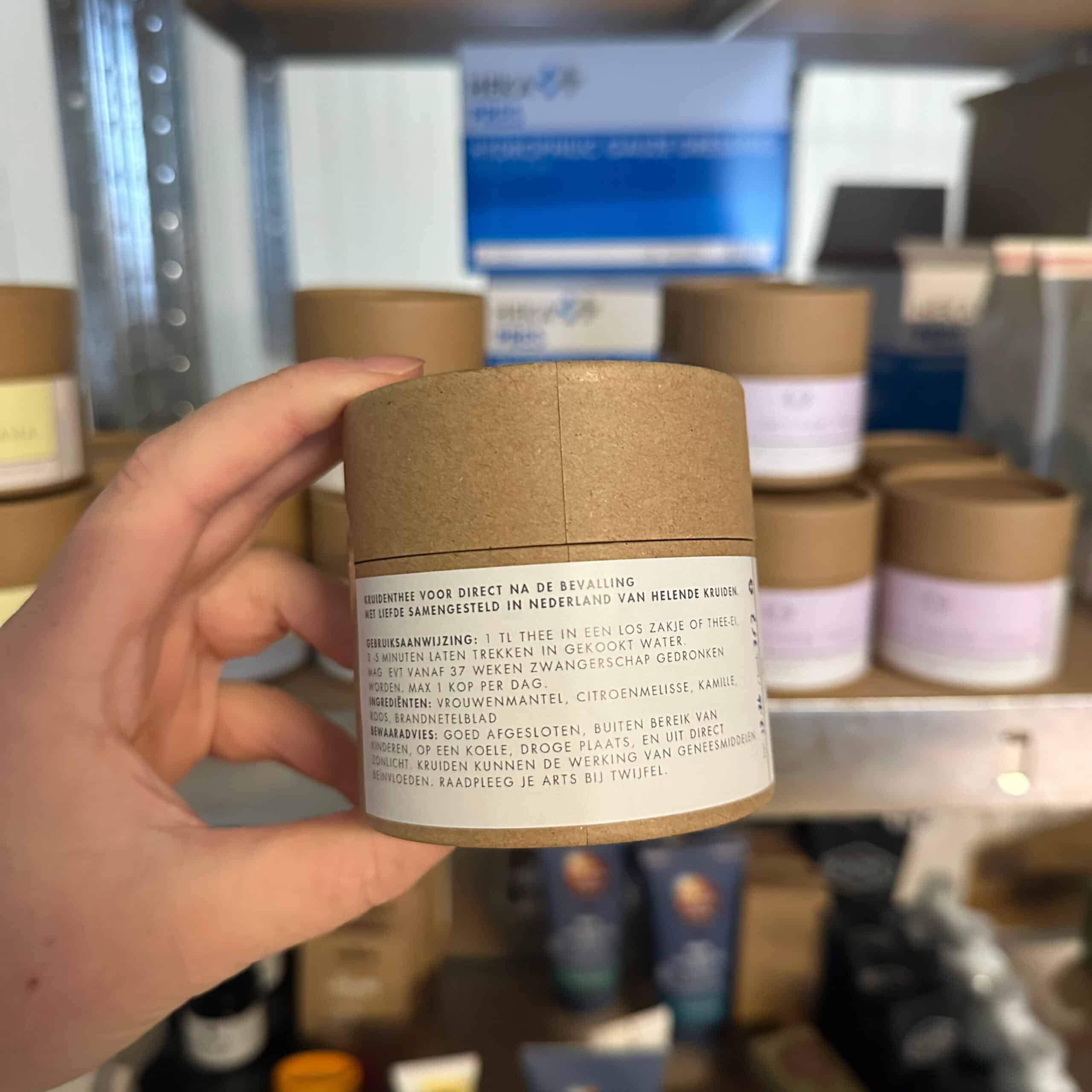 Strength beval thee vrouwenmantel en rozenblaadjes 15 gram The Chamomile Collective – natuurlijke bevallingsthee kopen bij Pure Start