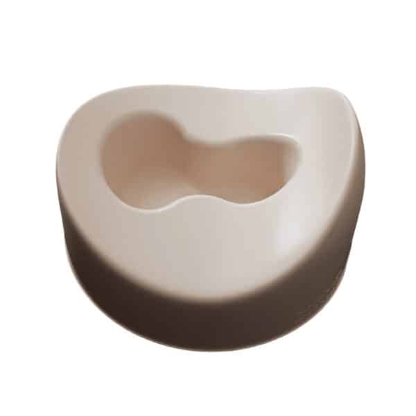 anatomisch plaspotje van bioplastic in naturel kleur van EcoPitchoun, ergonomisch en duurzaam ontworpen voor zindelijkheidstraining