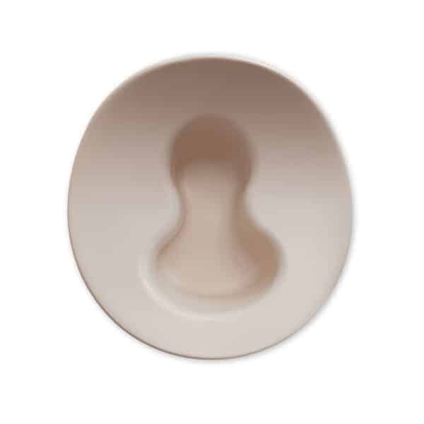 anatomisch plaspotje van bioplastic in naturel kleur van EcoPitchoun, ergonomisch en duurzaam ontworpen voor zindelijkheidstraining