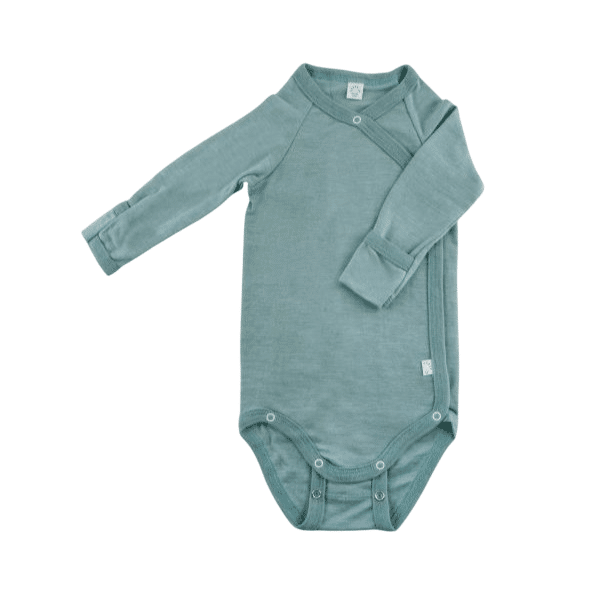 Overslagromper van zijde wol in groene kleur.