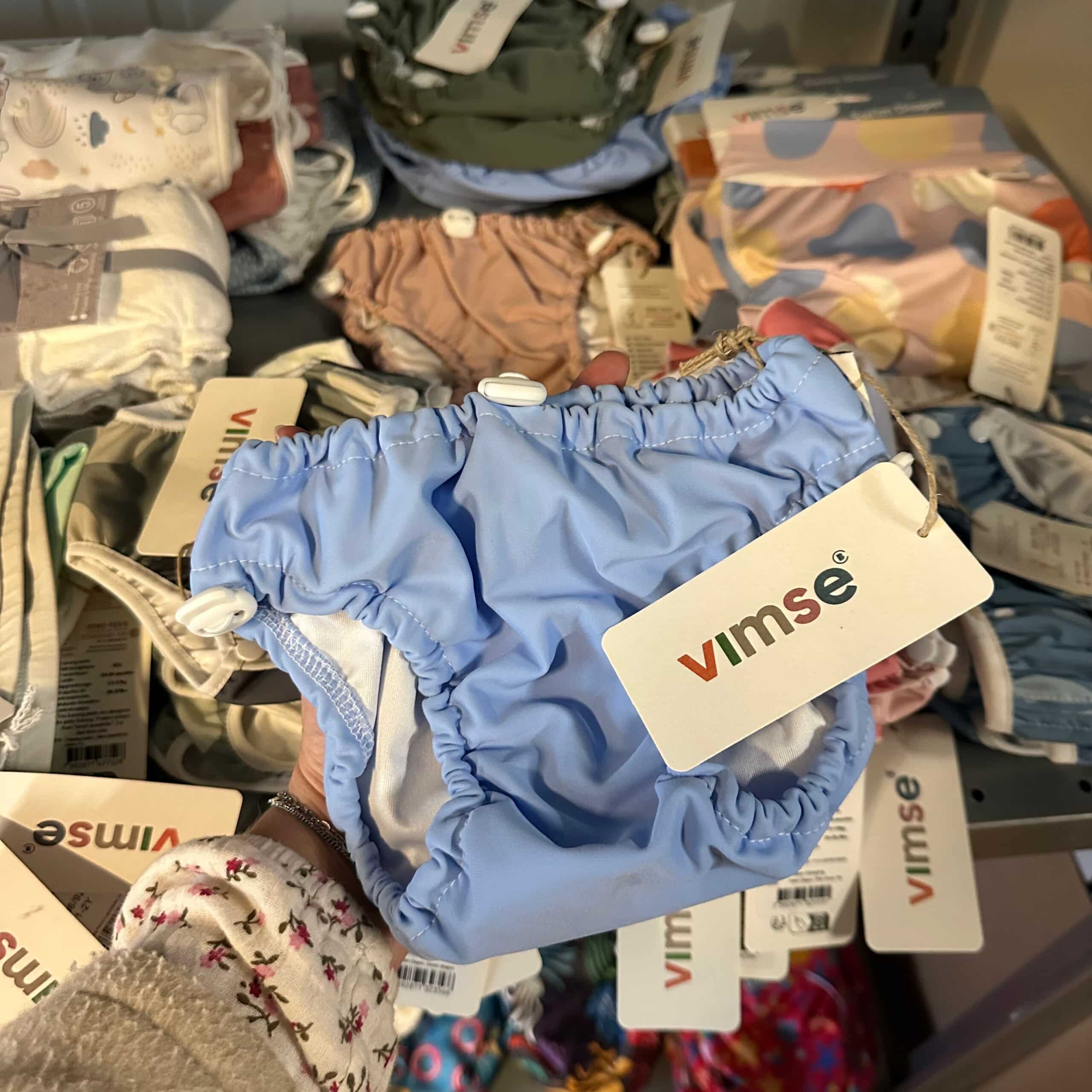 Imse Vimse wasbare zwemluier met trekkoord lichtblauw – verstelbare en herbruikbare zwemluier van biologisch katoen voor baby’s en peuters