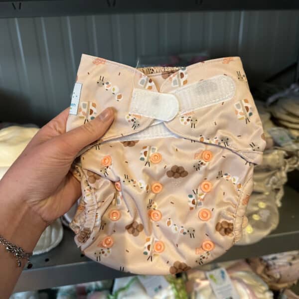 Blümchen overbroekje Harmony – wasbaar overbroekje met lekvrije randen en verstelbare drukknopen, ideaal voor over voorgevormde luiers of inleggers.