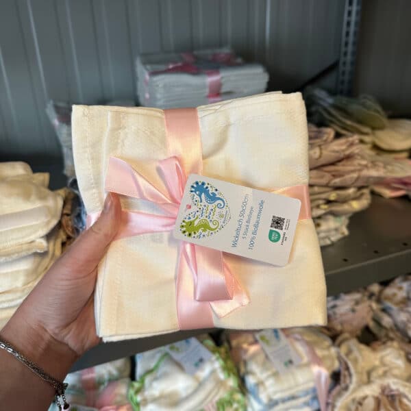 Oogjesluiers van biologisch katoen 50 x 50 cm (5 stuks) van Blümchen – zachte, ademende hydrofiele luiers van duurzaam katoen voor babyverzorging.