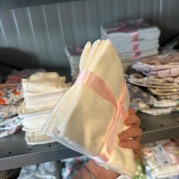 Oogjesluiers van biologisch katoen 50 x 50 cm (5 stuks) van Blümchen – zachte, ademende hydrofiele luiers van duurzaam katoen voor babyverzorging.