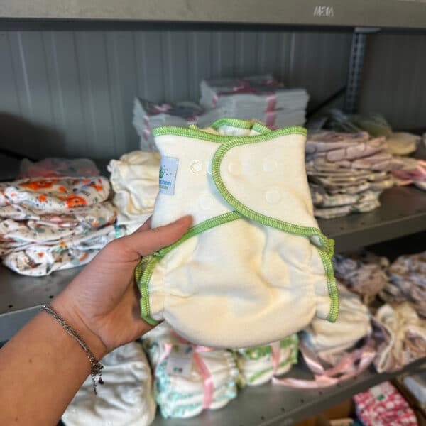 Wasbare luier van biologisch katoen maat S (3–8 kg) van Blümchen – zachte, ademende en duurzame luier voor pasgeboren baby’s.