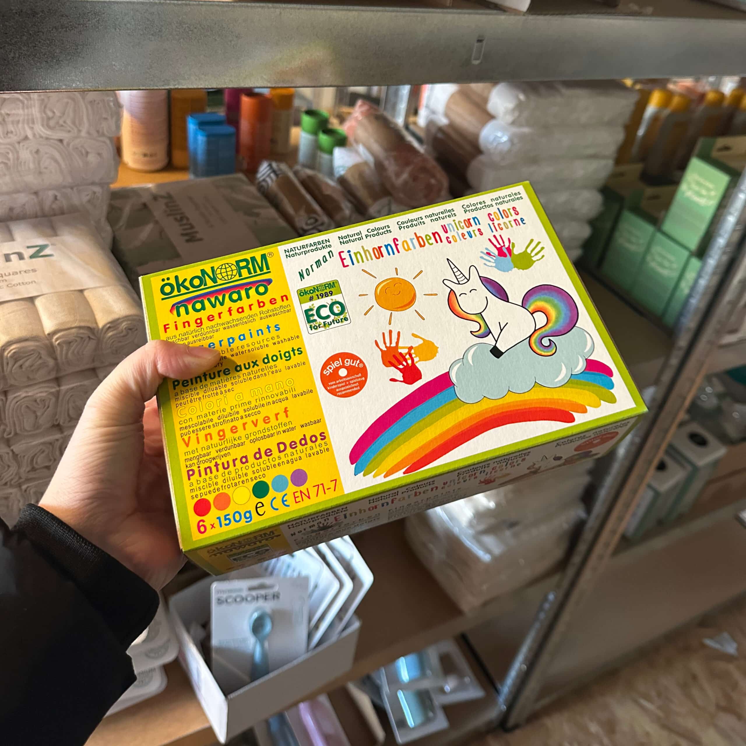 Ökonorm vingerverf unicorn set van 6 kleuren, veilige en natuurlijke kinderverf op waterbasis, creatief speelgoed voor peuters en kleuters, verkrijgbaar bij Pure Start.