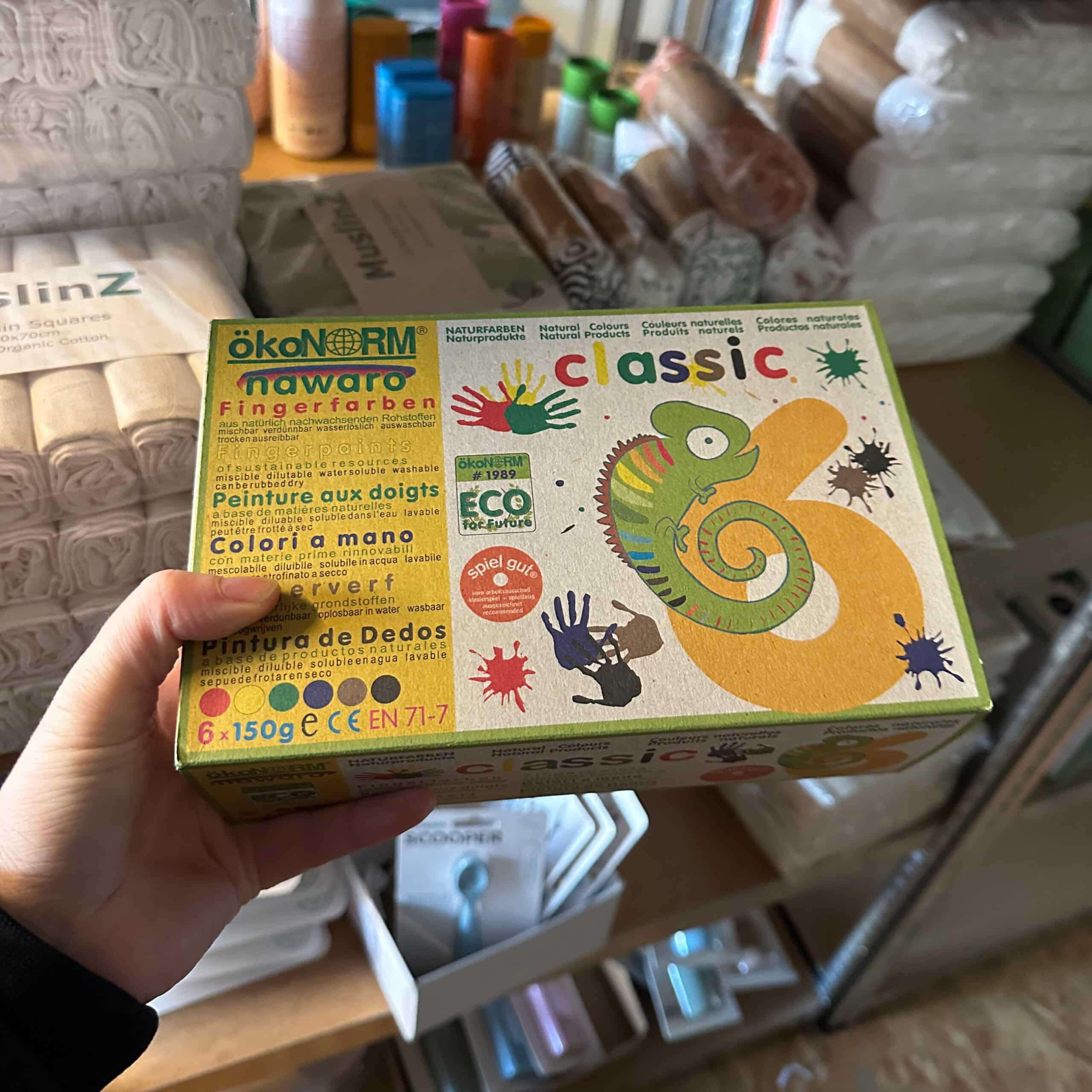 Ökonorm vingerverf classic set van 6 kleuren, natuurlijke en veilige kinderverf op waterbasis, ideaal voor creatief spelen, verkrijgbaar bij Pure Start.