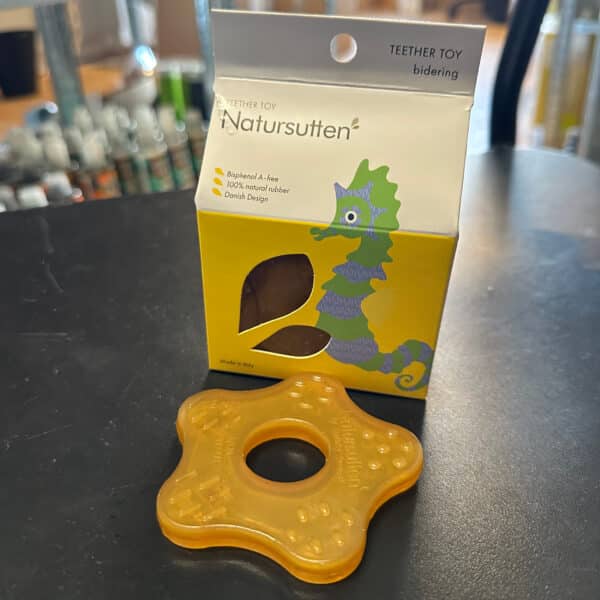 Natursutten bijtring van natuurrubber, zachte en veilige bijtring voor baby’s, stimuleert kauwen en verlicht bij doorkomende tandjes, verkrijgbaar bij Pure Start.