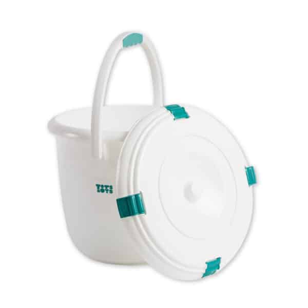 Witte TotsBots luieremmer van 16 liter met stevig deksel, perfect voor het veilig en geurvrij bewaren van wasbare luiers.