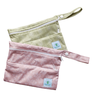 Blumchen Mini Wetbags in twee dessins. Roze en groen.