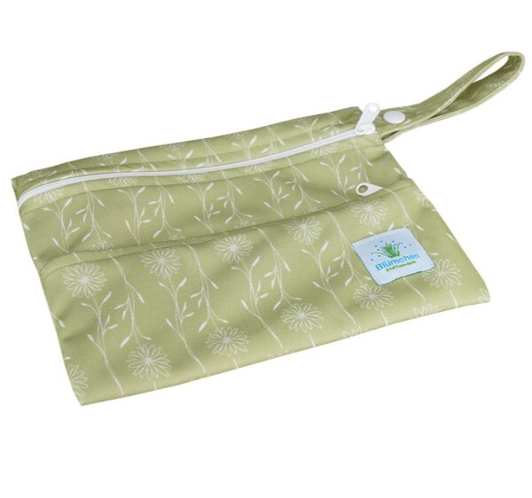 Mini wetbag floral green van Blumchen, met 2 vakken.