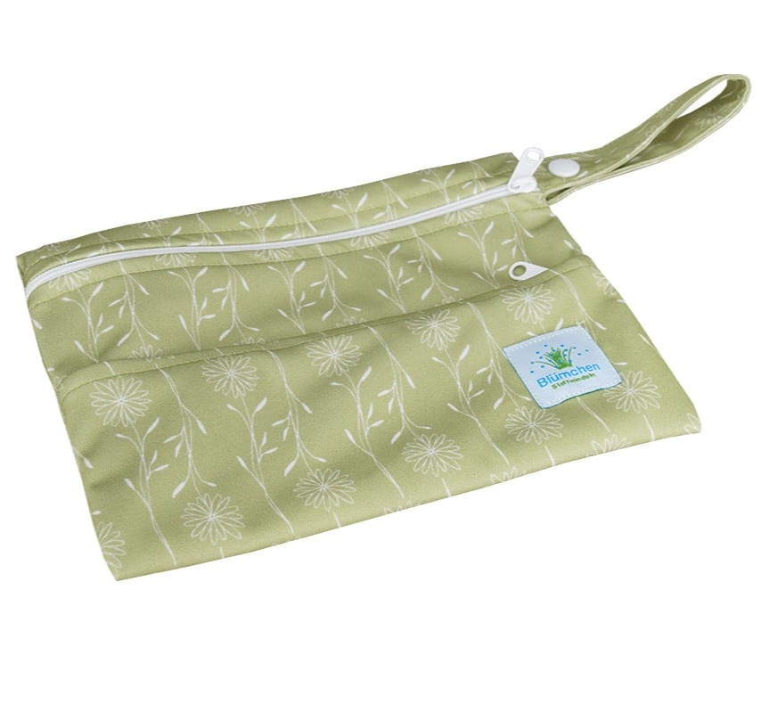 Mini wetbag floral green van Blumchen, met 2 vakken.
