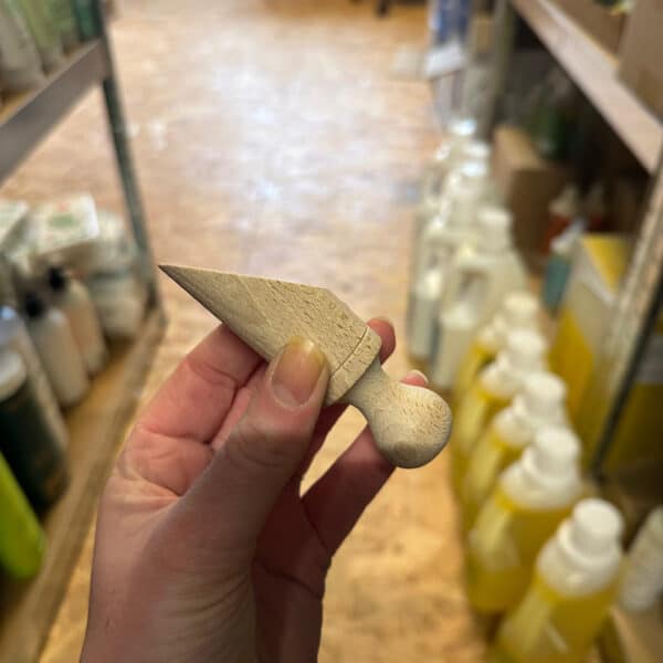 Maatschepje van beukenhout van Zerah duurzaam hulpmiddel voor het doseren van luierwasmiddel