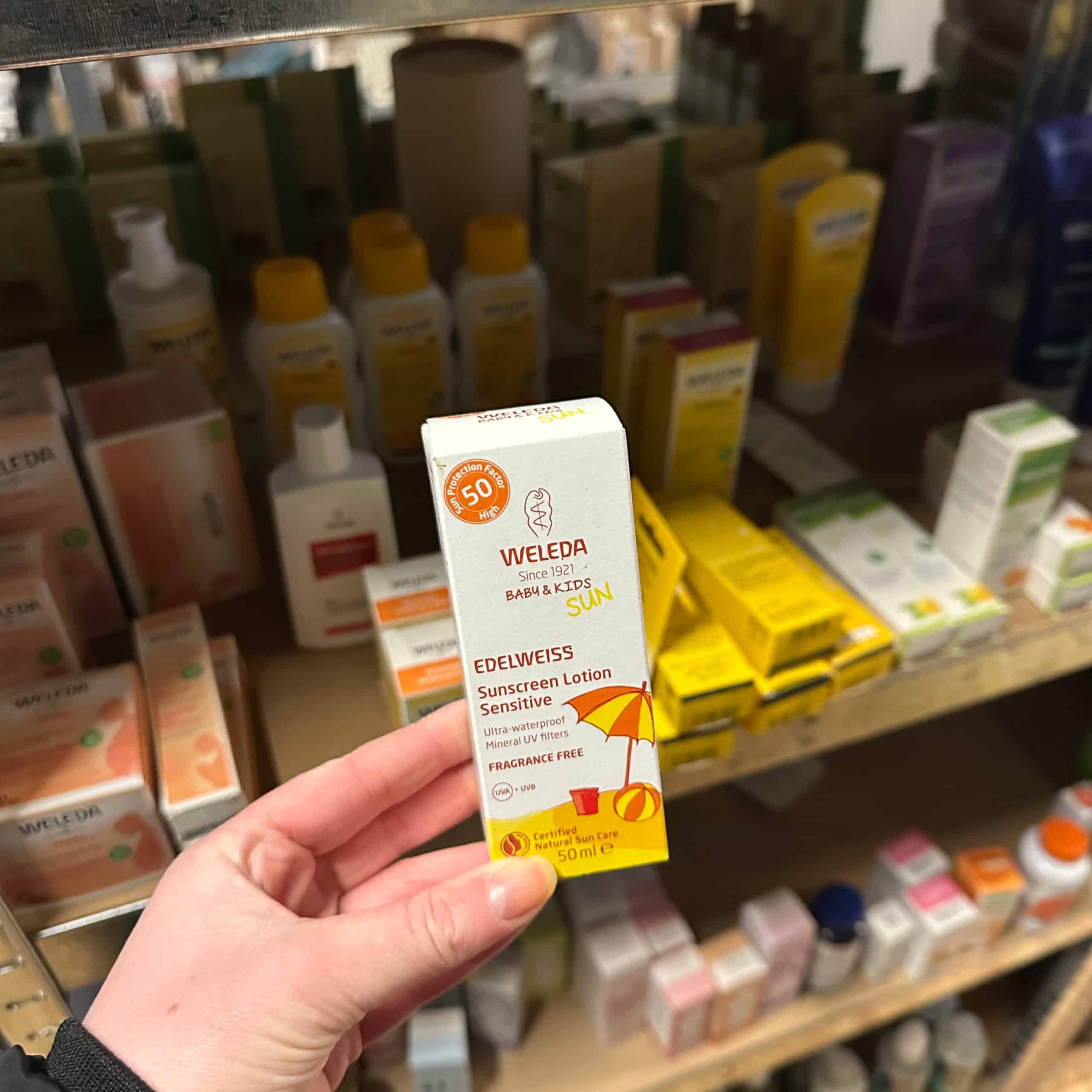 Weleda edelweiss zonnebrandcrème gevoelige huid SPF 50 natuurlijke zonbescherming met hoge bescherming voor gevoelige huid