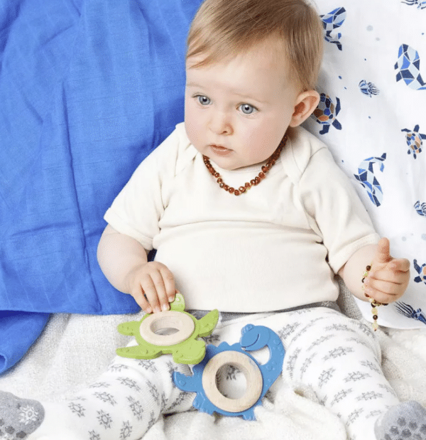 Kind met bijtspeeltjes van Grunspecht.