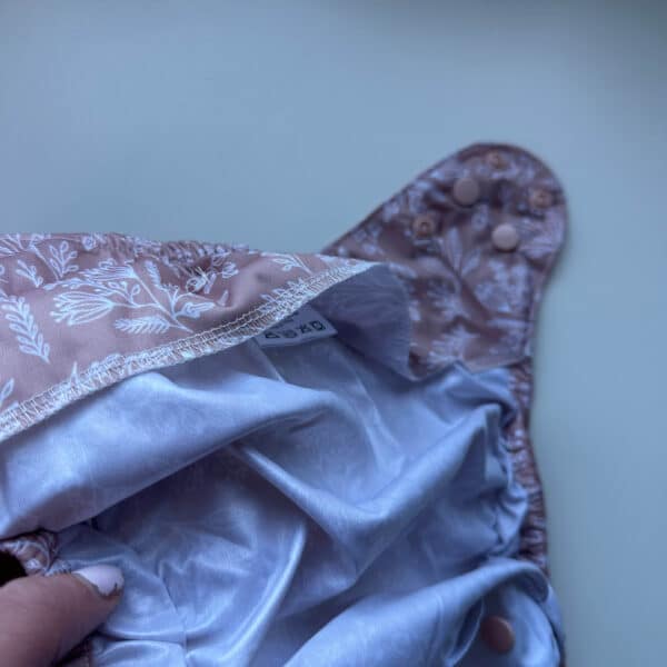 Binnenkant van Blumchen overbroekje Floral waterdicht overbroekje wasbare luier