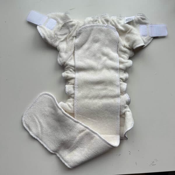 Absorberende basisluier van Petit Lulu met booster